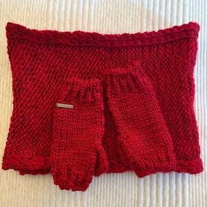 NWT - BCBGeneration Ruby Red Infinity Scarf & Fingerless Gloves Set - Size OS